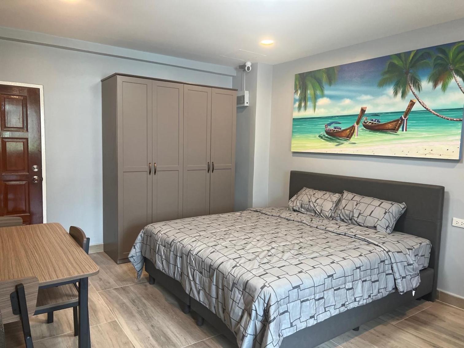 - 28 Sqm - Kitchen, Private Bathroom, Seating Area, 65
